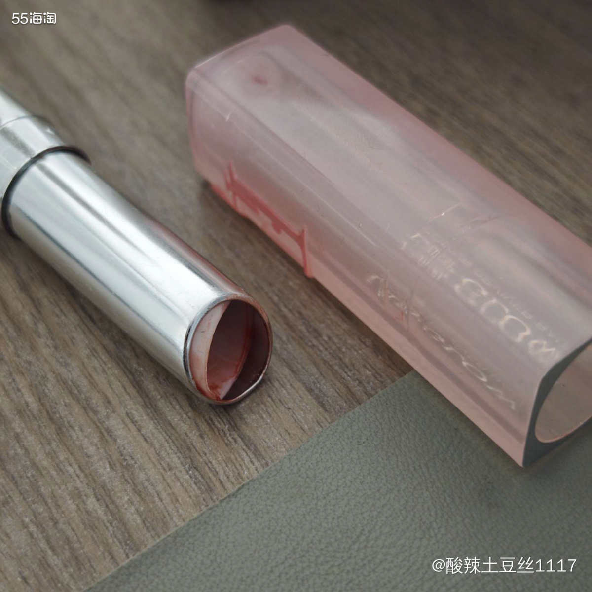 1.贵，其实平替芭比的唇膏就很好了，人家100+，迪奥200