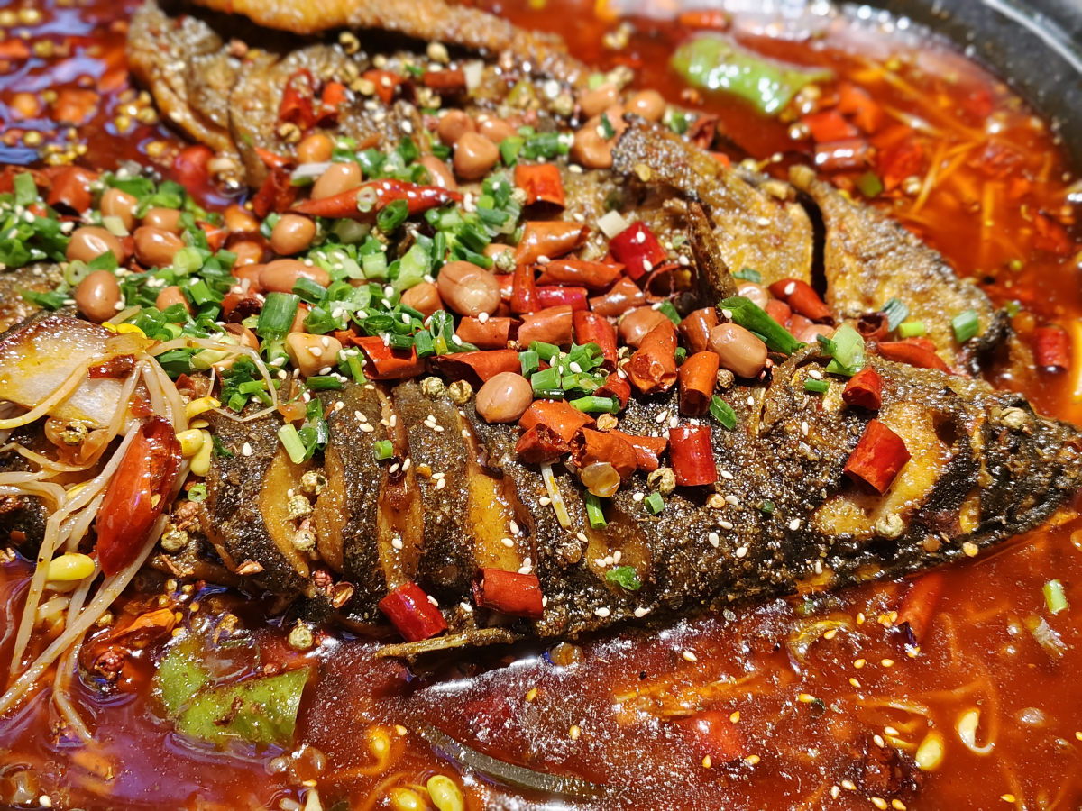 和公主逛街，随机选了一家，吃水煮鱼，味道非常好，对小孩子来说