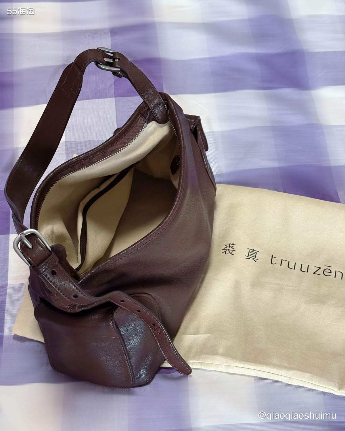 我发现了，我可太爱裘真的斜挎包啦～特别是羊皮的，软软的，又超