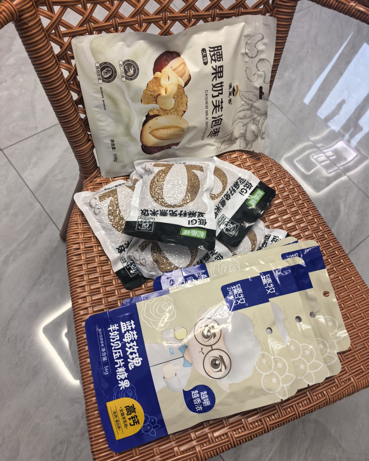 🌸继续来分享美食，各类生活用品薅羊毛薅腻了，最近囤了很多零