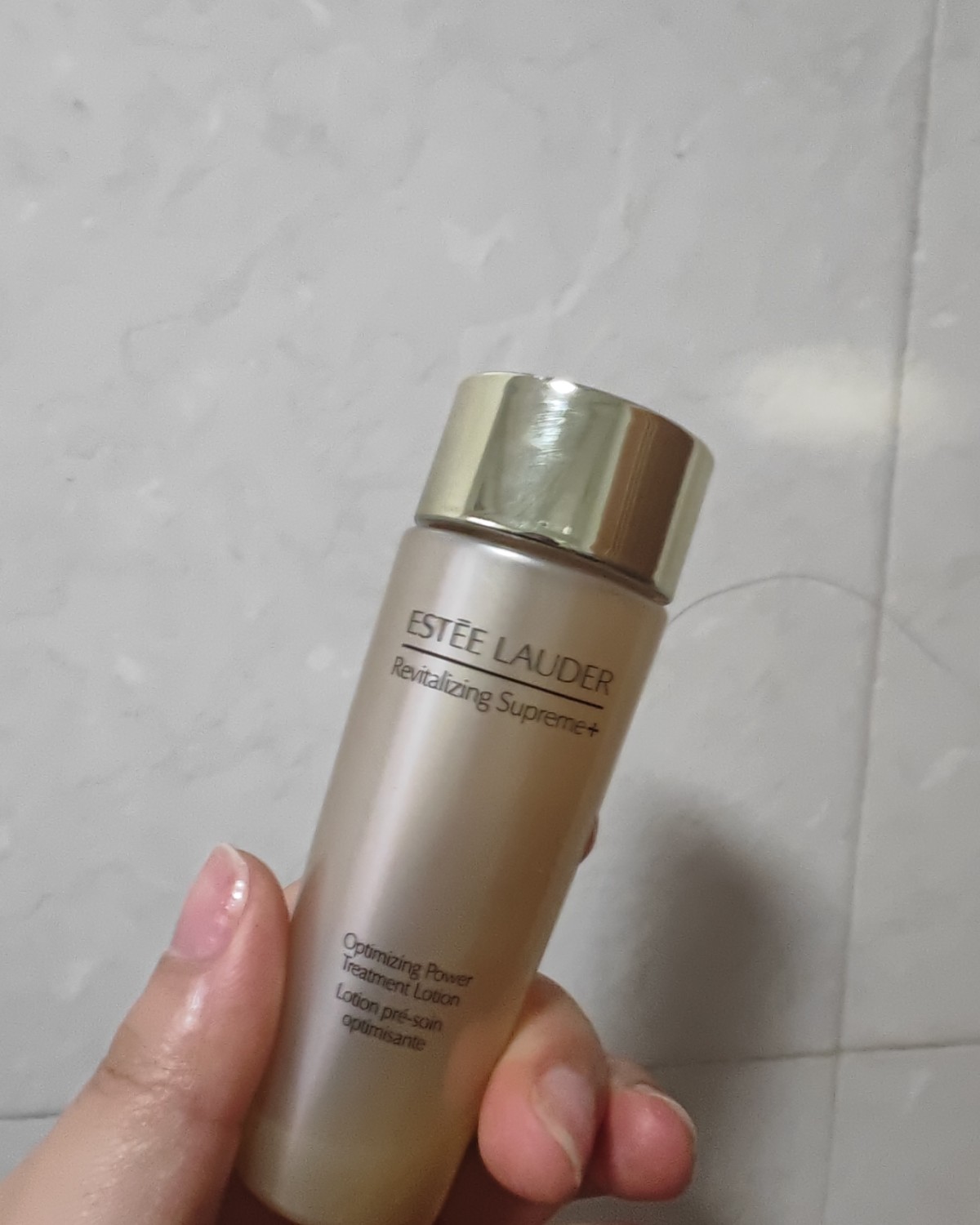 雅诗兰黛的智妍系列的水感觉知名度没有智妍面霜的知名度大，不过