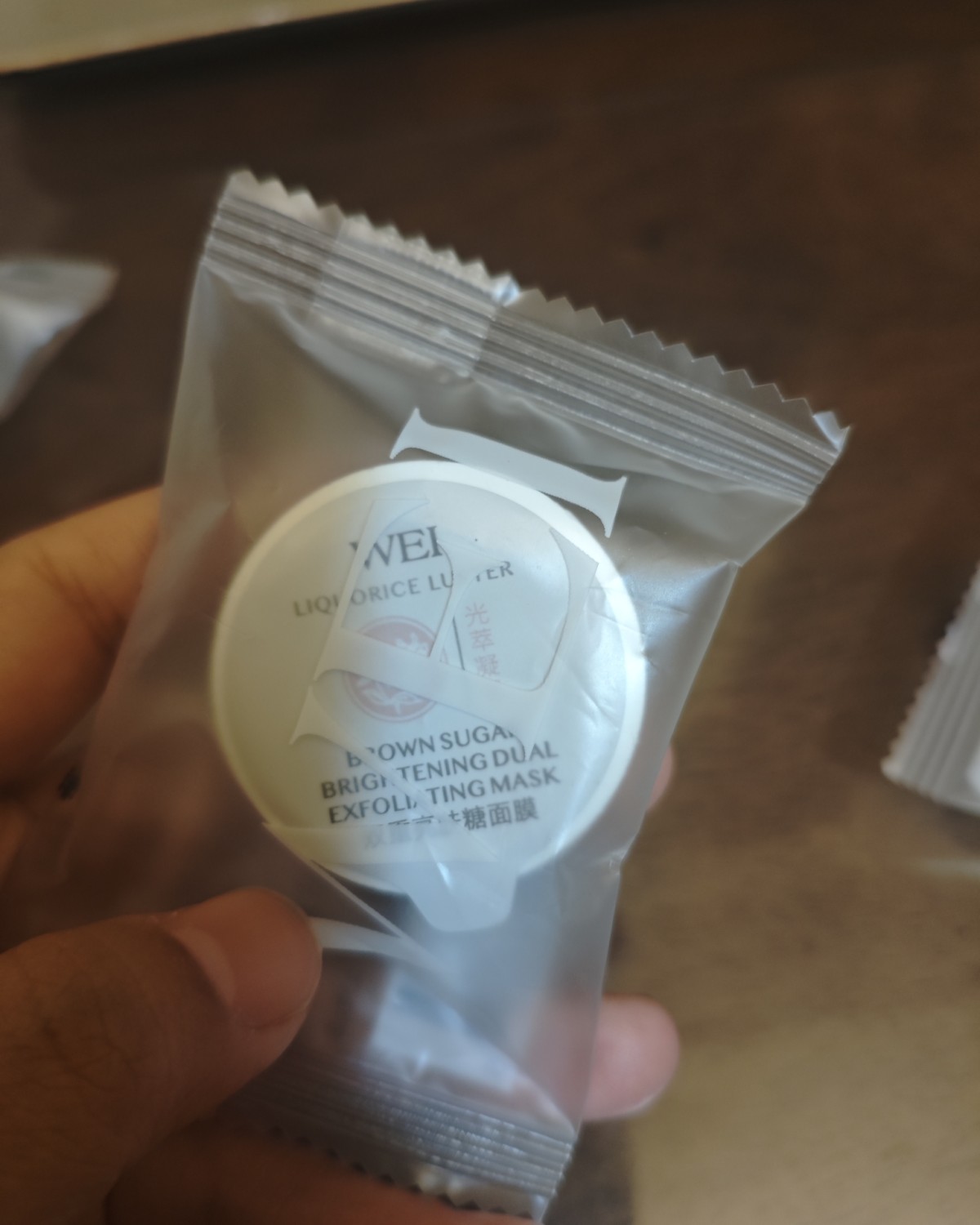 在国内丝芙兰经常看到蔚蓝之美这个品牌，wei，口碑很好的就是