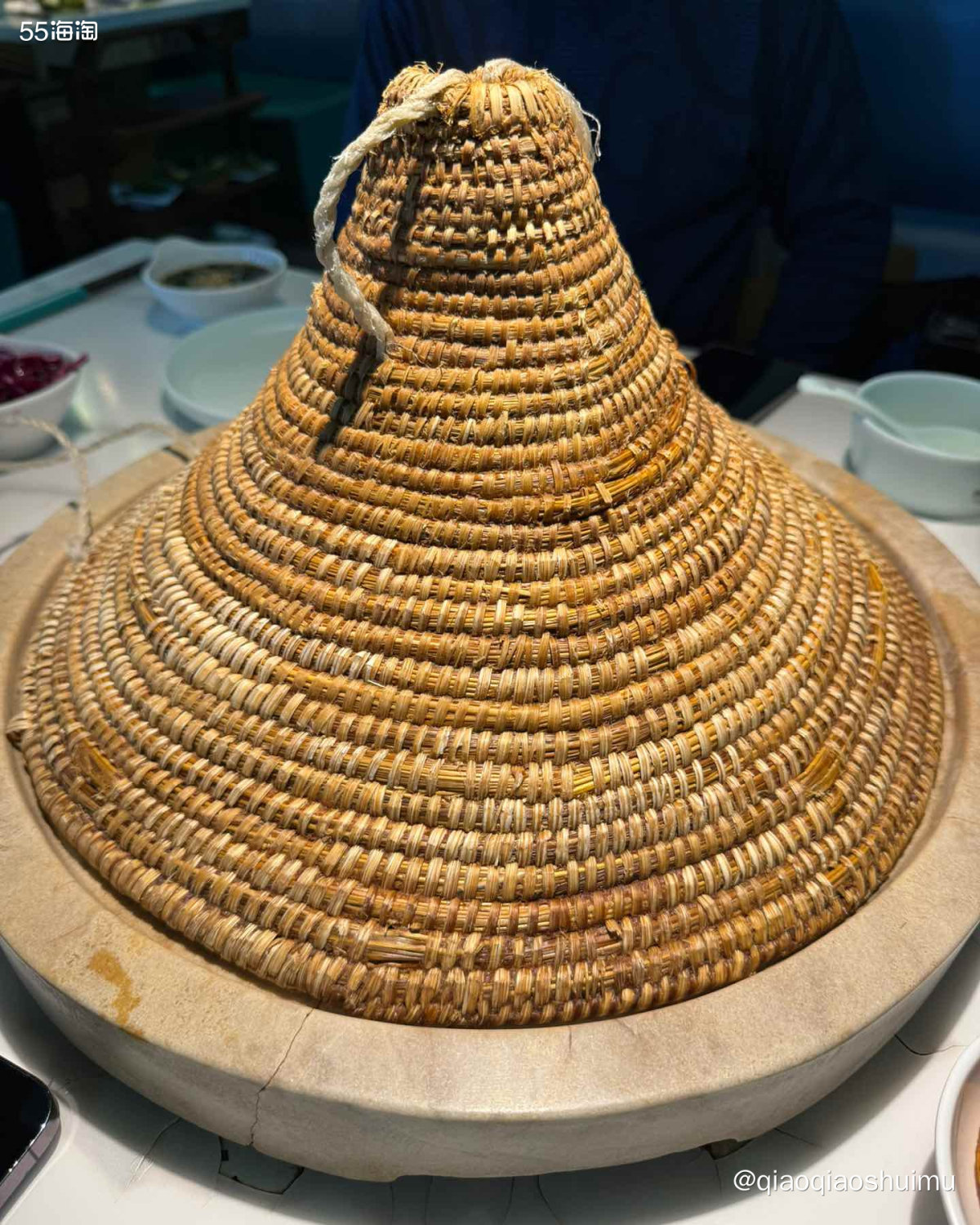 昨天中午跟爸妈约饭，他们很喜欢吃石锅蒸汽鱼，但常去的那家有点