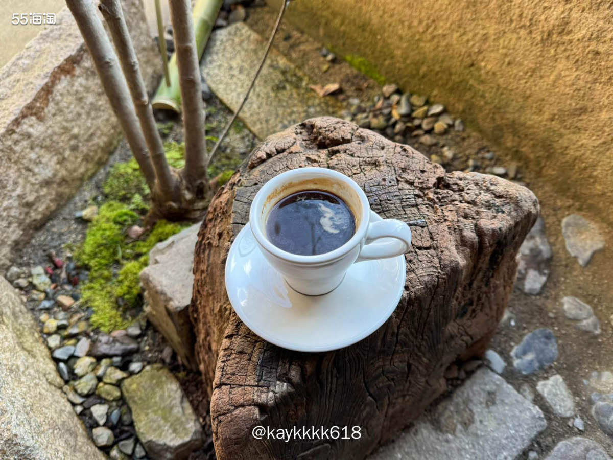 来京都就一定要去Le LABO排限定，所以出门很早想着先安排