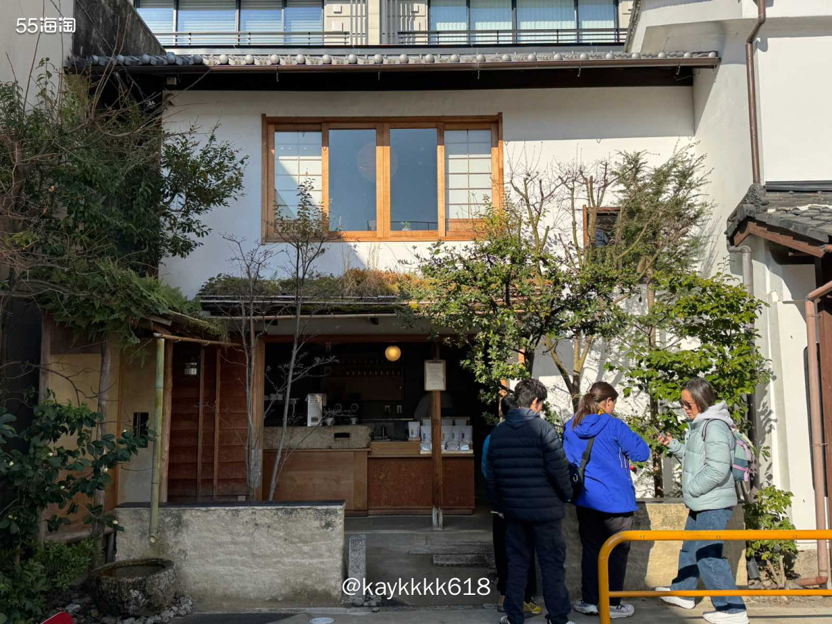 来京都就一定要去Le LABO排限定，所以出门很早想着先安排