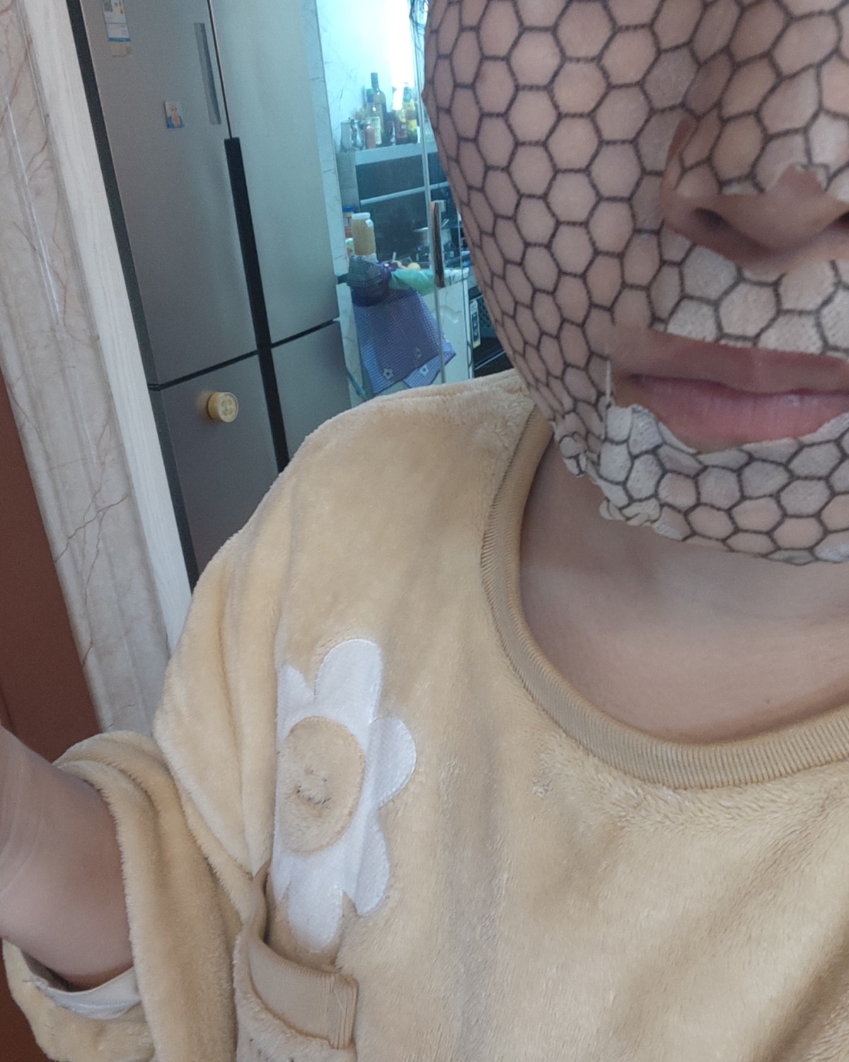 涂抹式面膜在我这是基本上必备的，贴片面膜我本人不是特别喜欢，