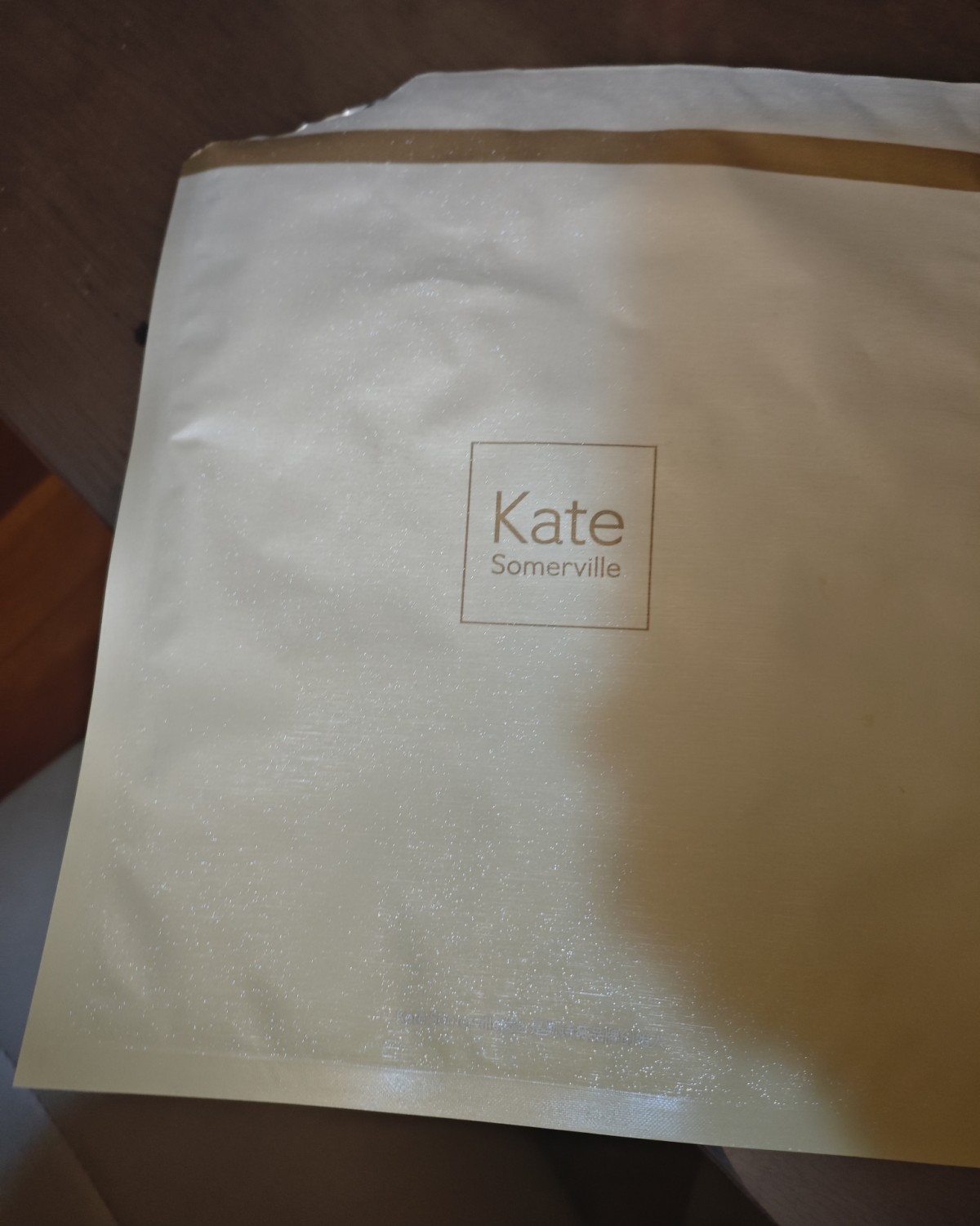 涂抹式面膜在我这是基本上必备的，贴片面膜我本人不是特别喜欢，