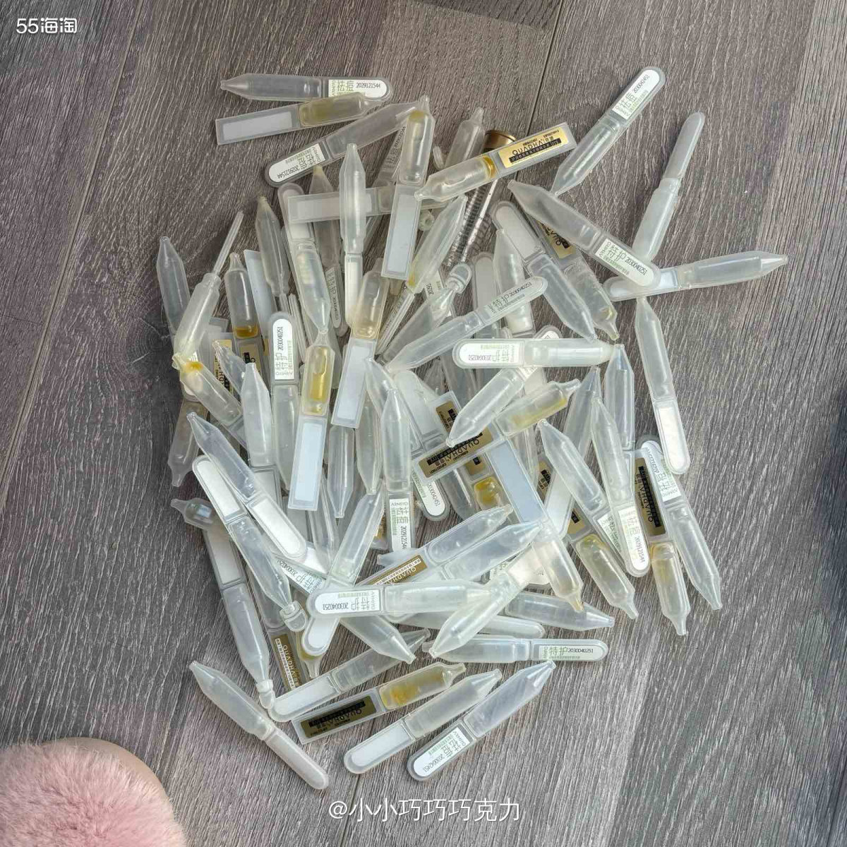 安敏优的这个青蒿舒缓次抛精华真的很不错哦，我还挺喜欢用的，去