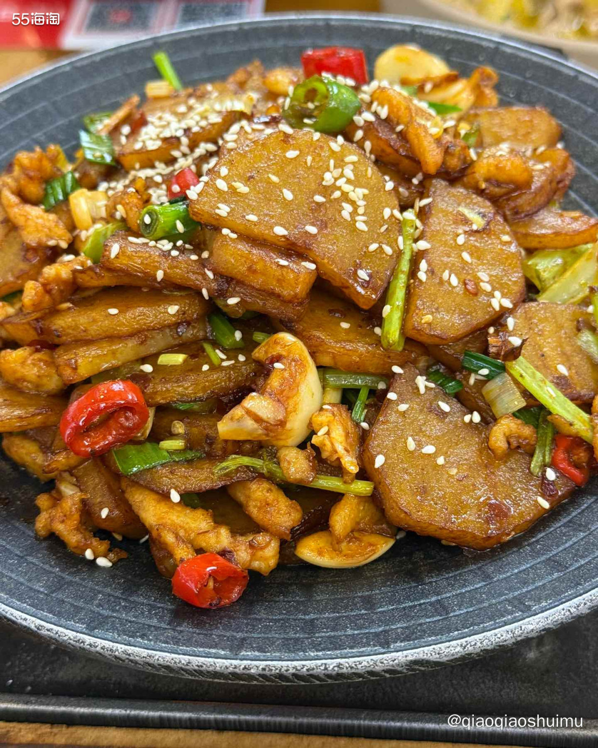 昨晚娃下课之后，他说想吃爆肚，就去啦～这家早到的话还可以，饭