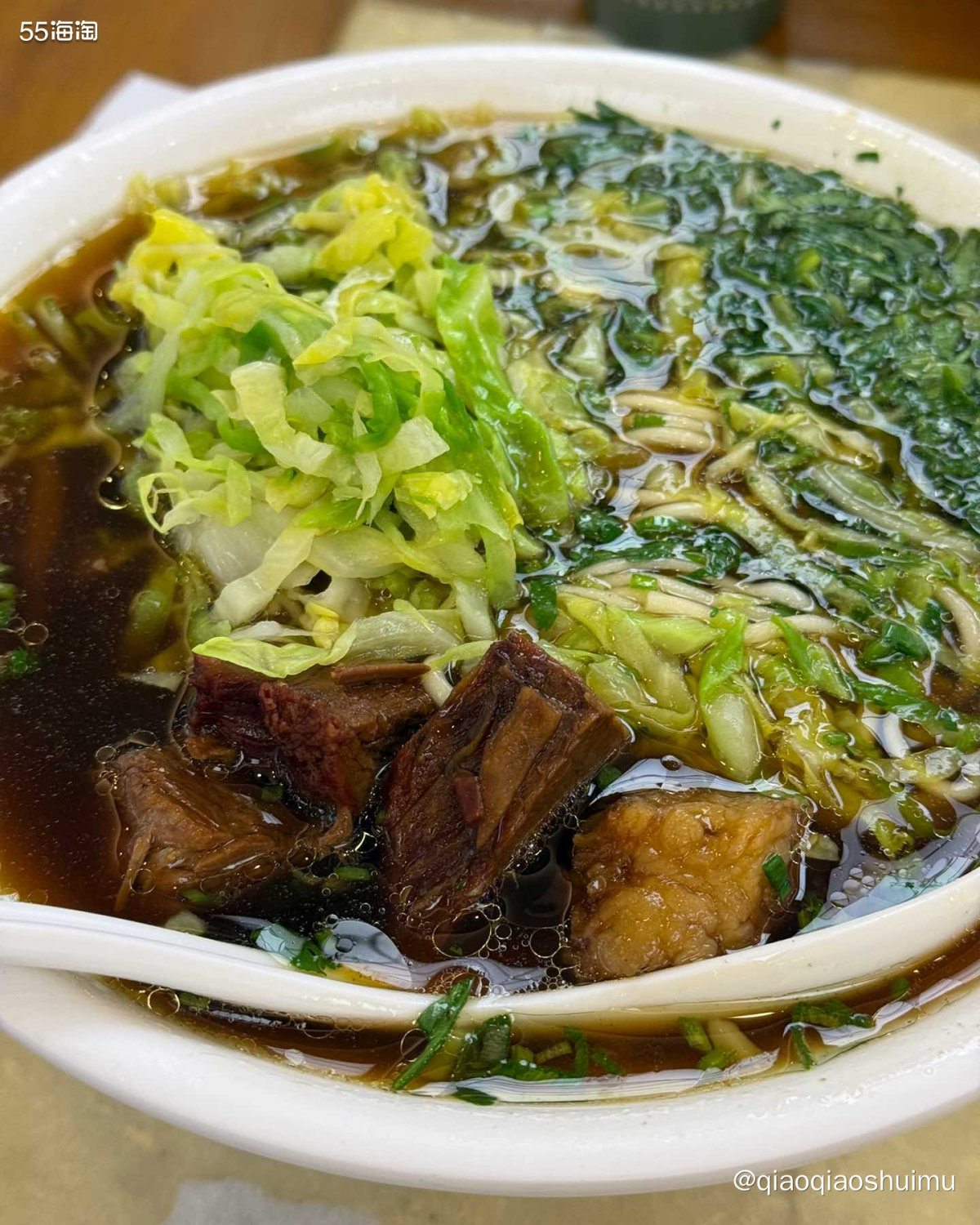 昨晚娃下课之后，他说想吃爆肚，就去啦～这家早到的话还可以，饭