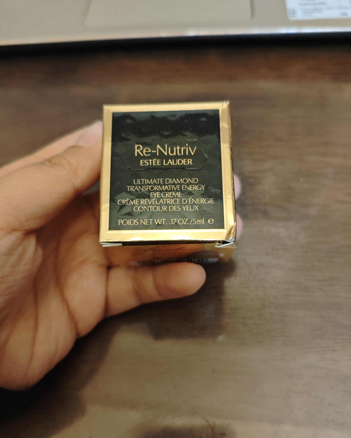 雅诗兰黛春季大促我买了好几单，这是其中一单先到了，走的是野马