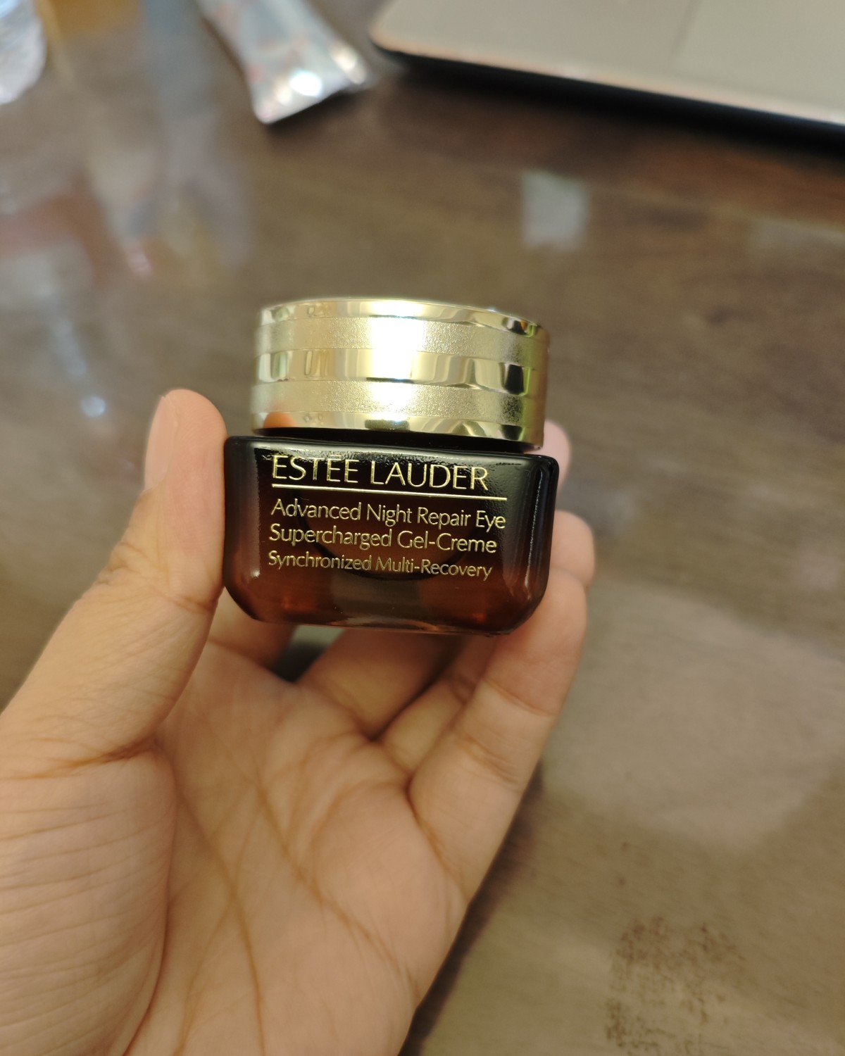 雅诗兰黛春季大促我买了好几单，这是其中一单先到了，走的是野马