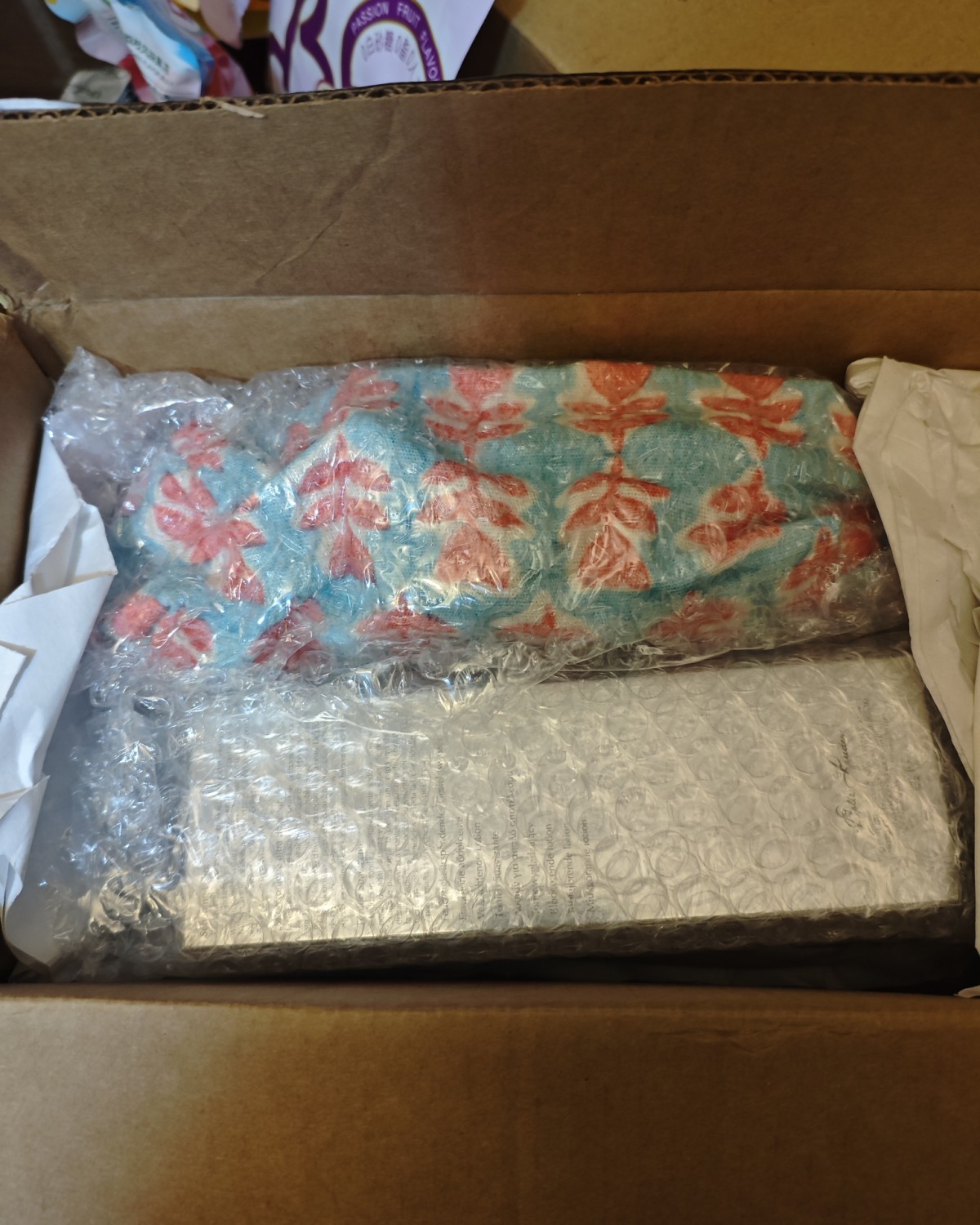 雅诗兰黛春季大促我买了好几单，这是其中一单先到了，走的是野马