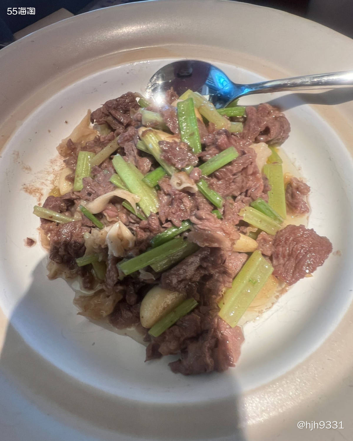 🔅周日的中午孩子补完课，带他随便吃一点。因为不想煮饭了😄