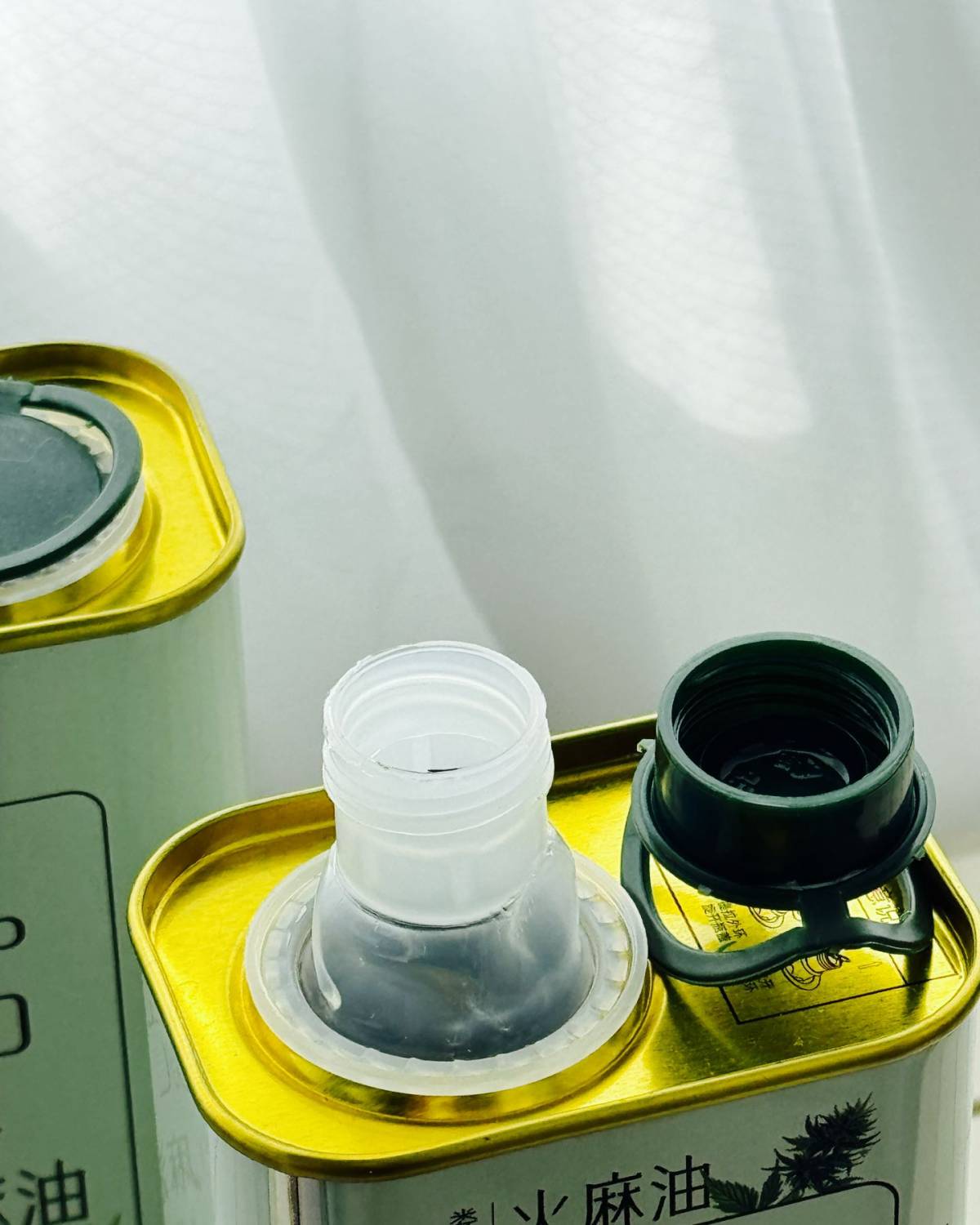 被朋友送的火麻油惊艳到！铁盒包装超贴心，密封存储超安心，拉开