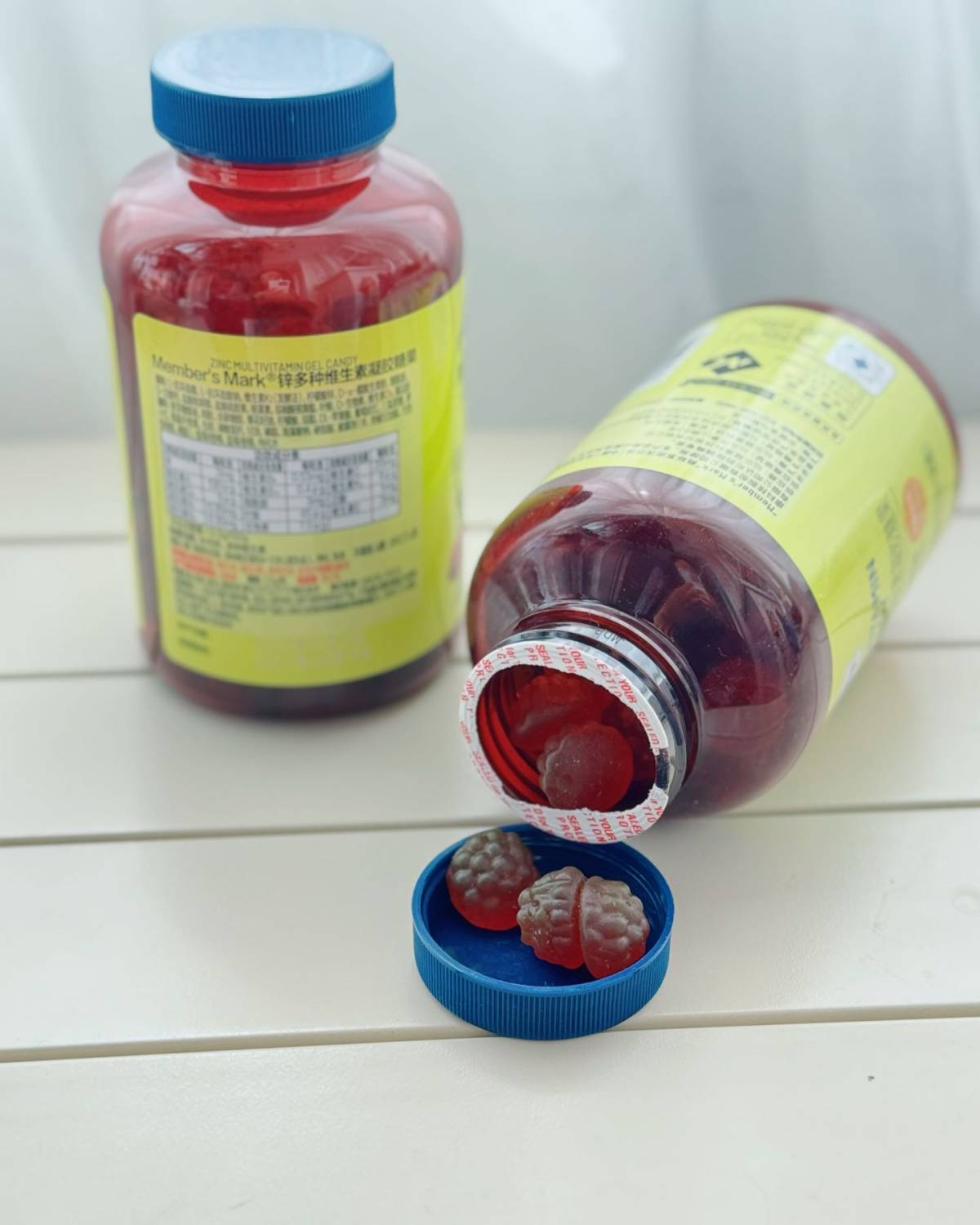 家里娃今年11岁，长得快，总担心缺钙，就入手了这款多维片。 