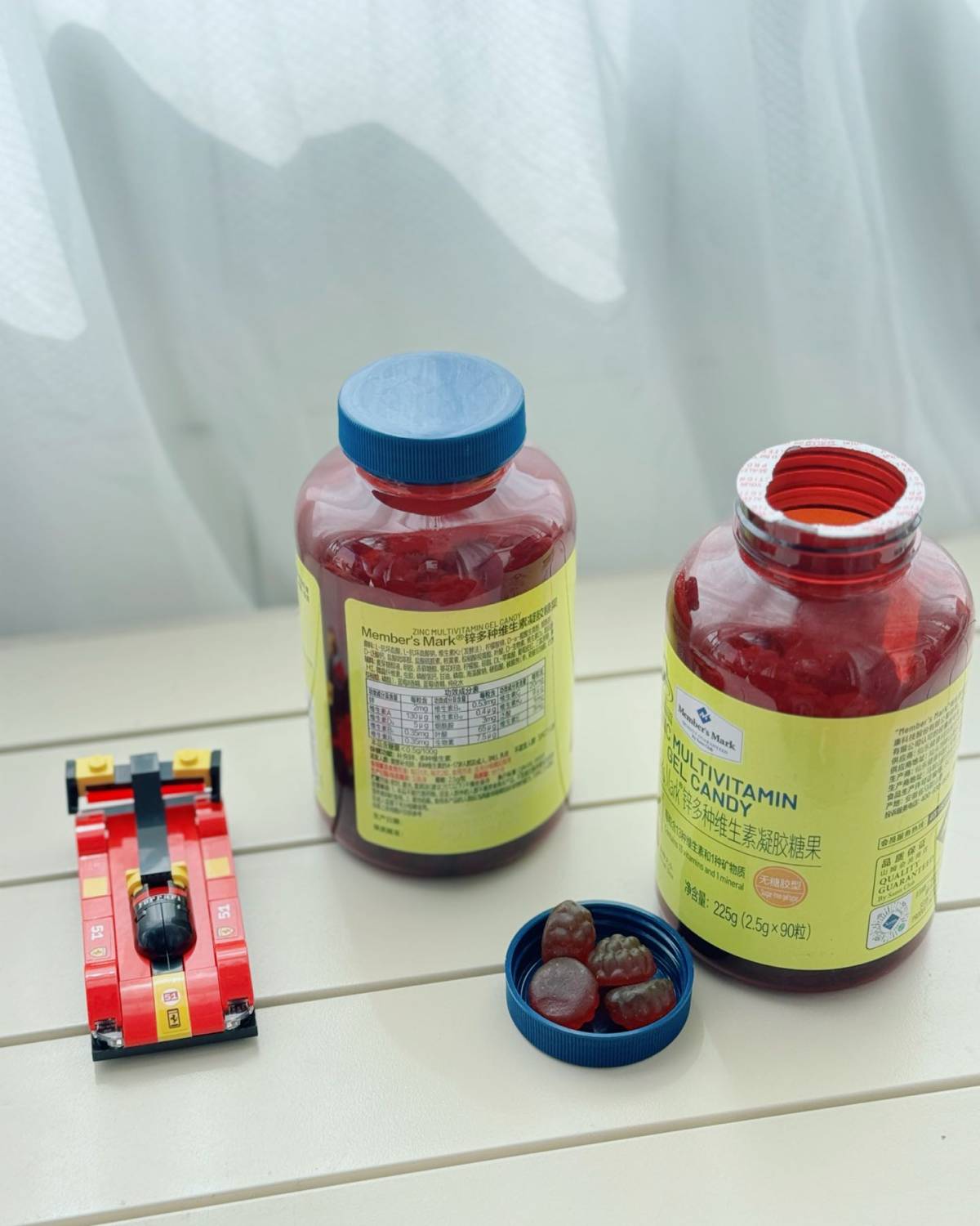 家里娃今年11岁，长得快，总担心缺钙，就入手了这款多维片。 