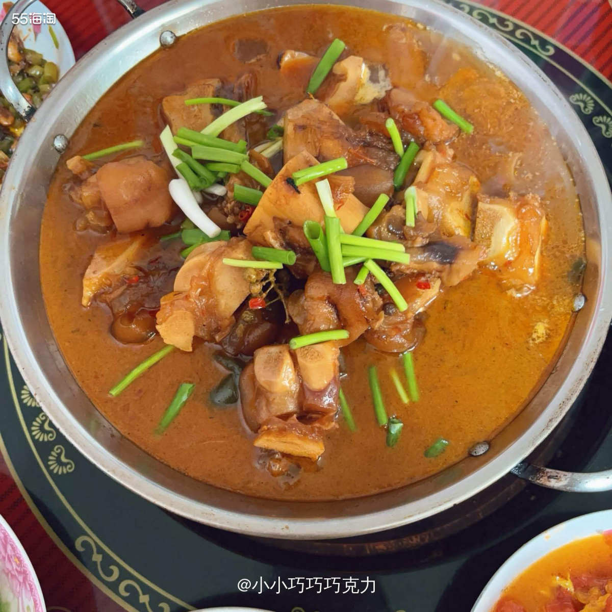 又来分享一个上次回家吃到的妈妈做的美食啦，过年买的牛脚，特意