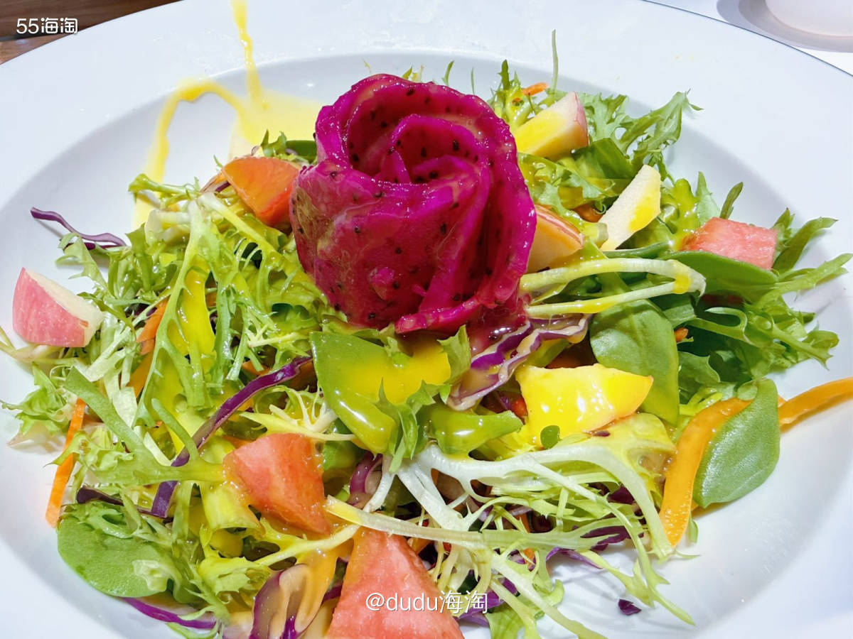 🌿上周末带娃去雄安新区自驾游了，到了后的第一顿午餐去打卡了