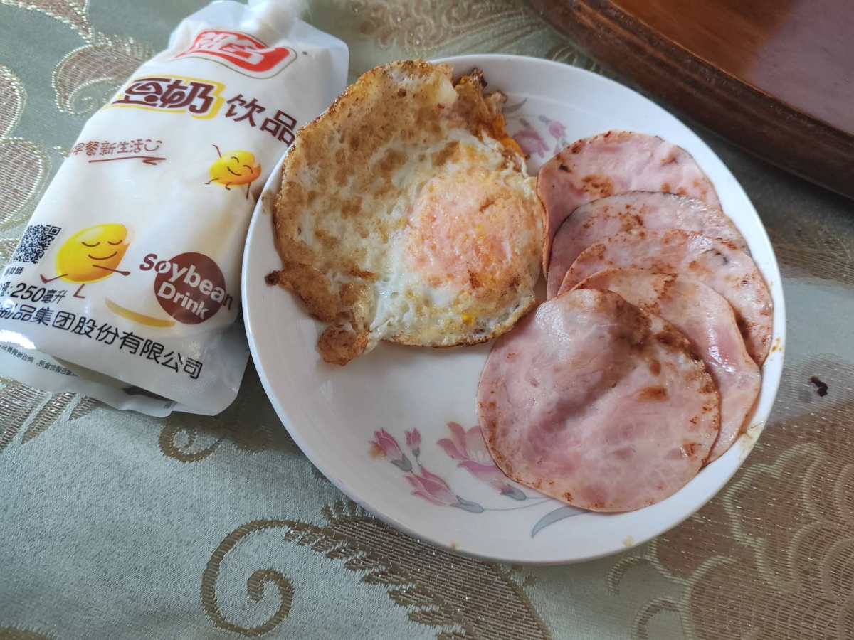 难得自己起来的早，还有时间给自己折腾个早餐，那就简单的看家里