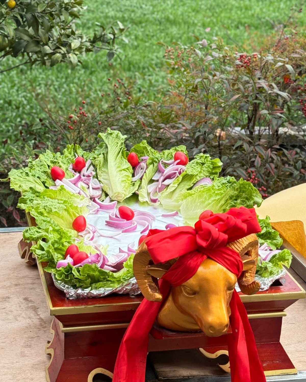 一到清明就特别想念去年吃的上门烤全羊，至今念念不忘～ 第一次