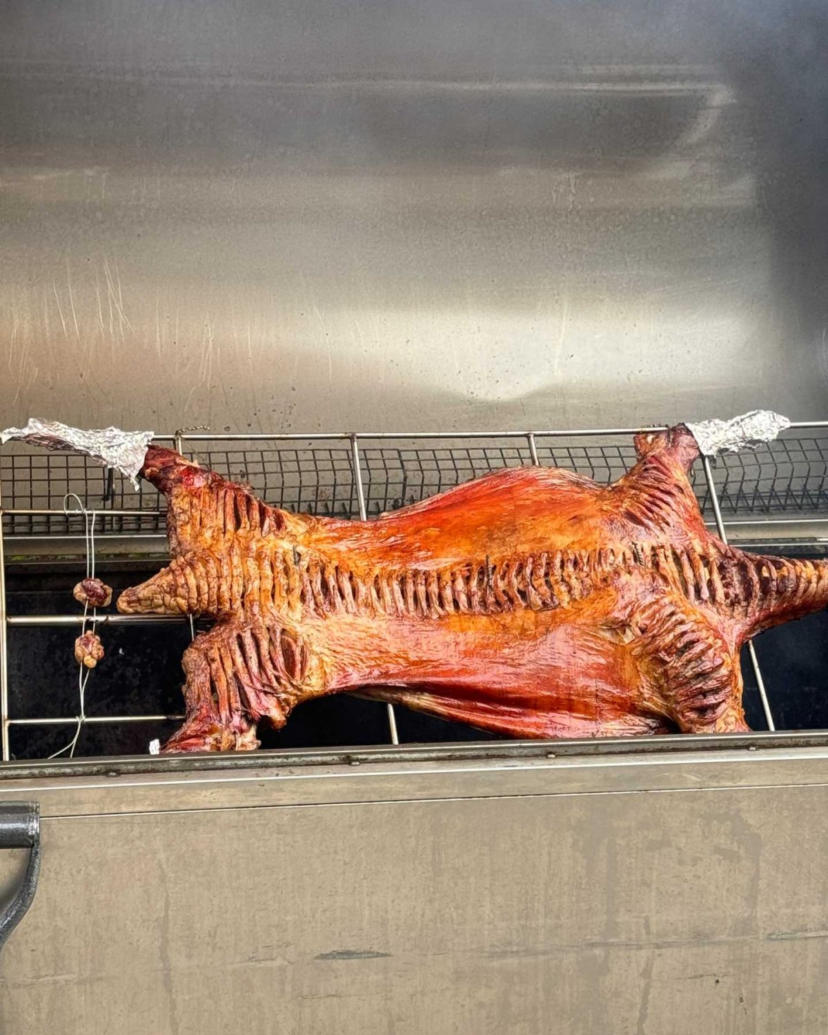 一到清明就特别想念去年吃的上门烤全羊，至今念念不忘～ 第一次