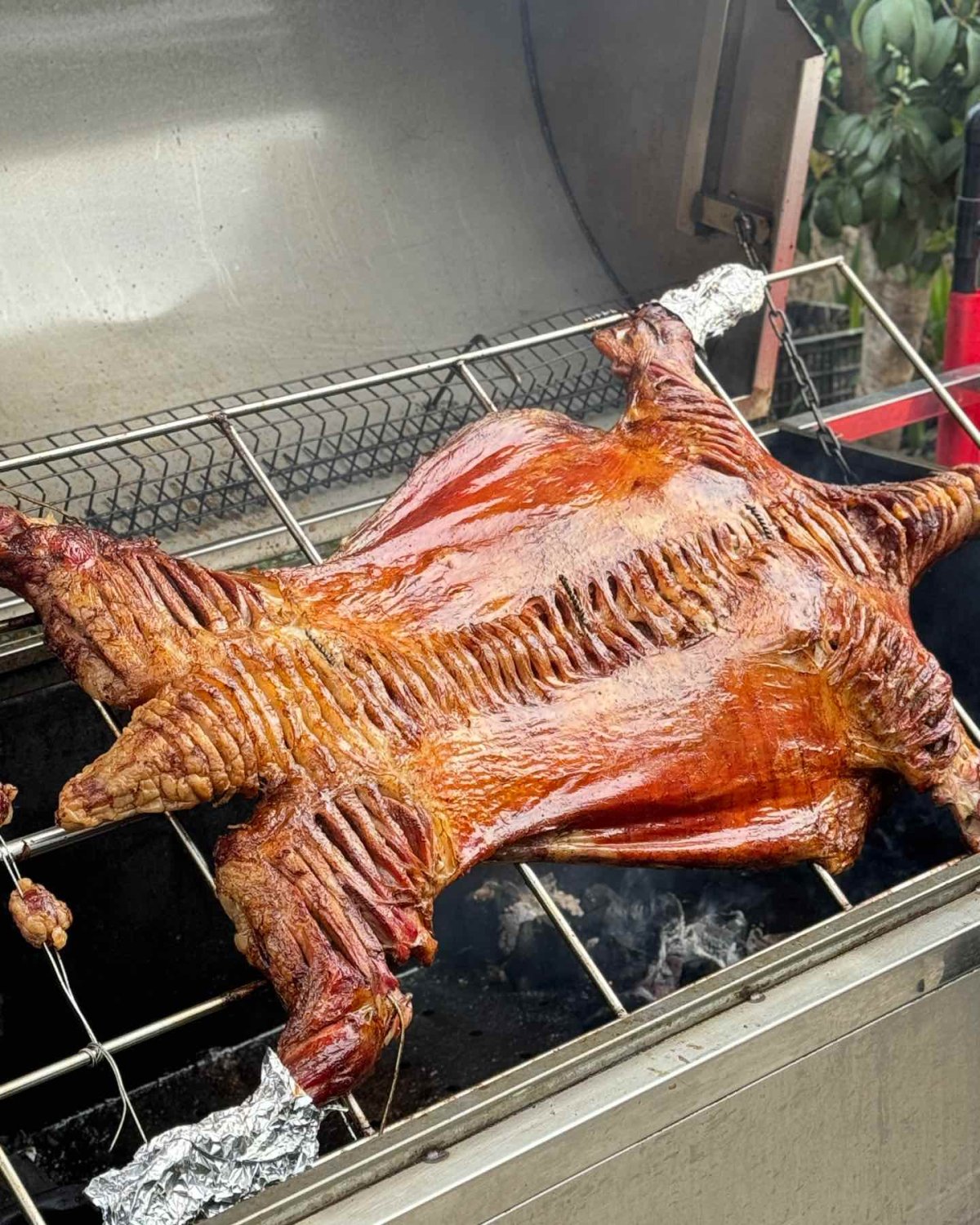 一到清明就特别想念去年吃的上门烤全羊，至今念念不忘～ 第一次