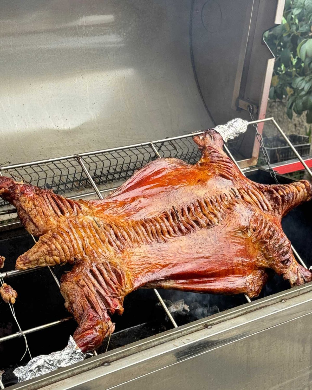 一到清明就特别想念去年吃的上门烤全羊，至今念念不忘～ 第一次