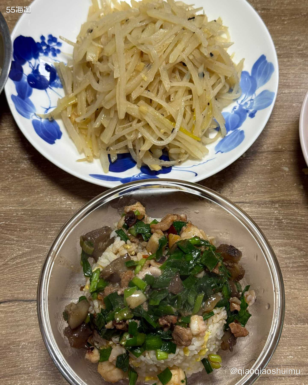今日晚饭：海鲜捞饭➕土豆丝➕小白菜牛肉丸粉丝汤。 昨天跟我妈
