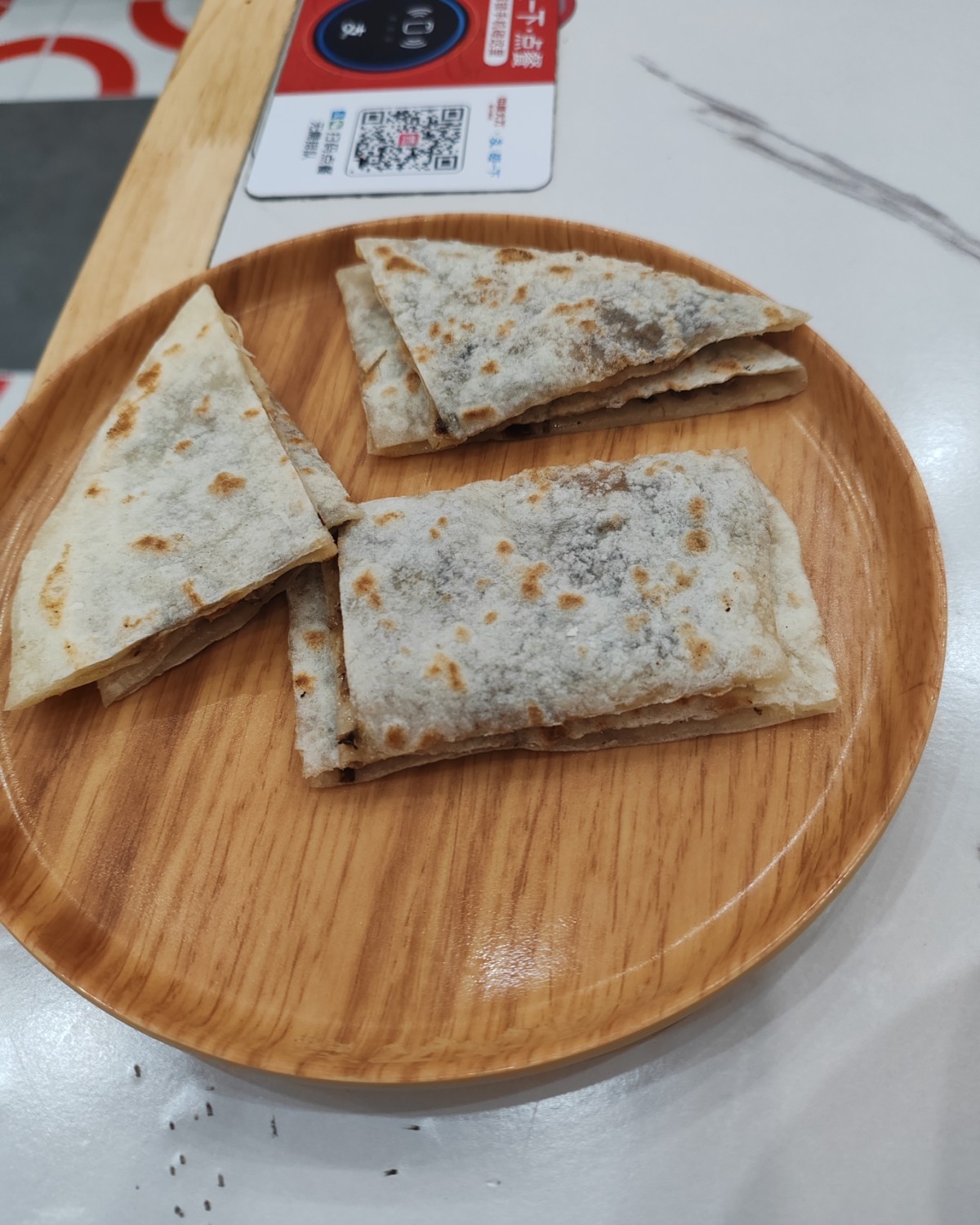 下午正好出去办点事，然后呢中午没吃饭饿了，就在附近看到了一家