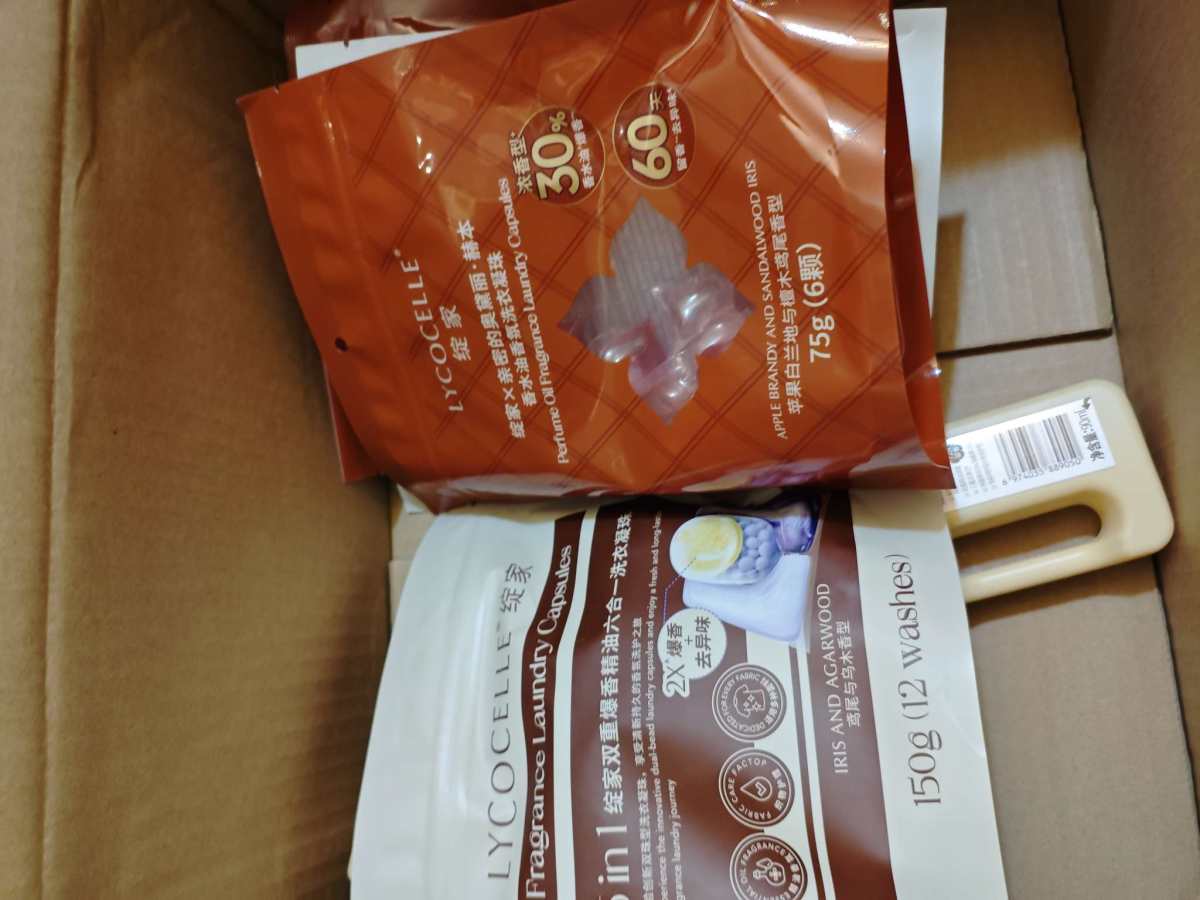 最近我的衣服和我女儿的衣服换洗的很勤，洗衣液也用的快，而且我